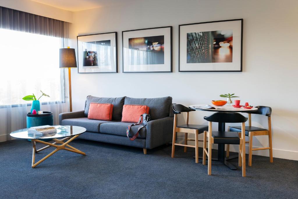 East Hotel and Apartments - Resim 2