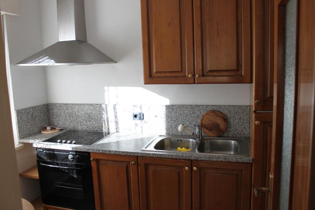 Kuchyň nebo kuchyňský kout v ubytování Condominio Zorzi