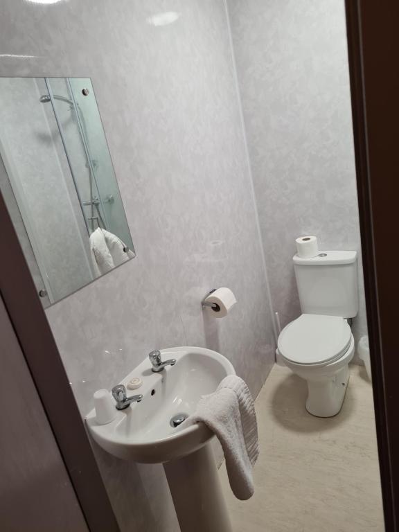 The Avenue Club and Lodge - Resim 20