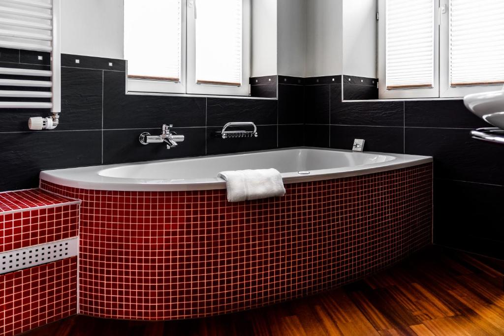 Koupelna v ubytování Lifestyle & Spa Hotel Grächerhof