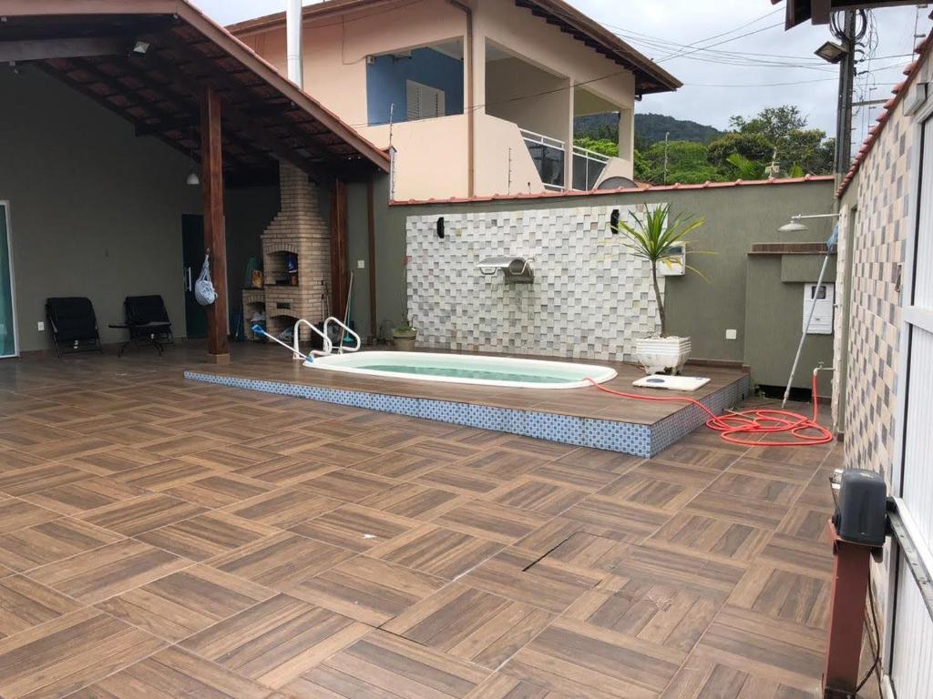  Casa no centro de Ubatuba