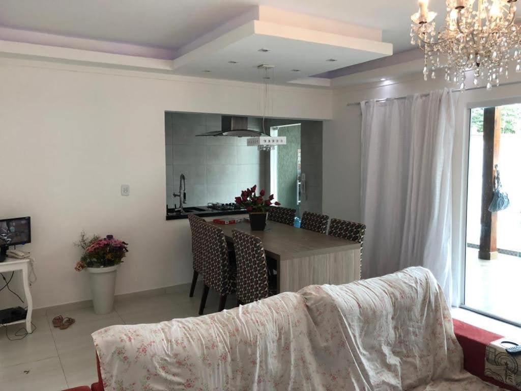  Casa no centro de Ubatuba