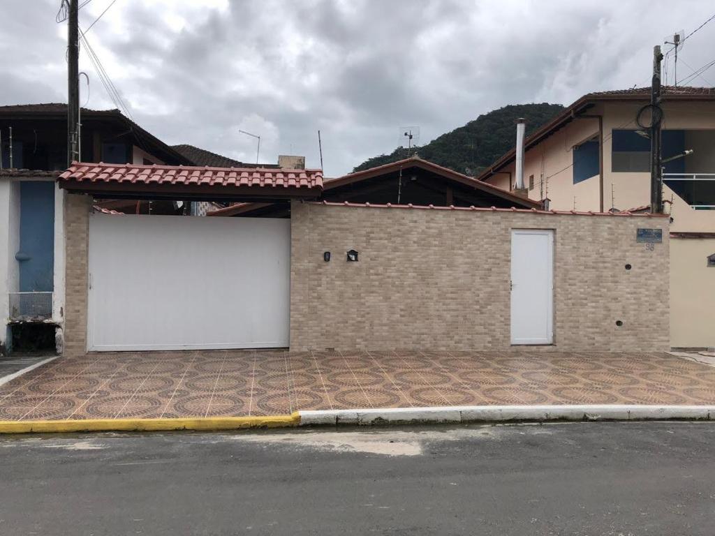  Casa no centro de Ubatuba