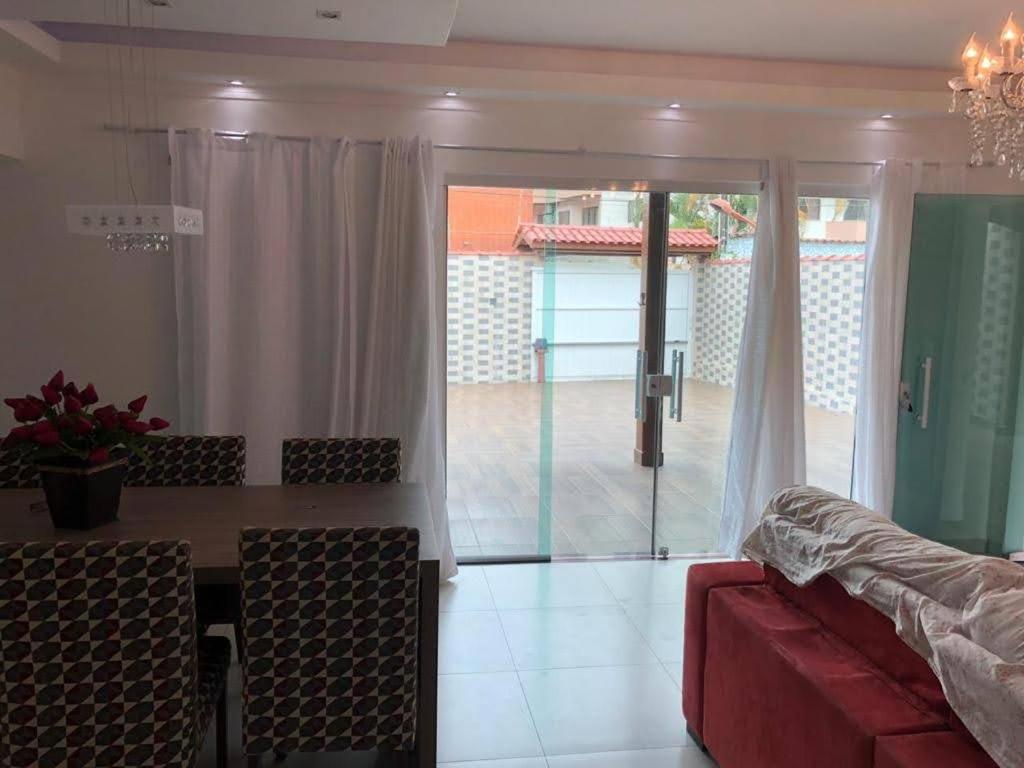  Casa no centro de Ubatuba