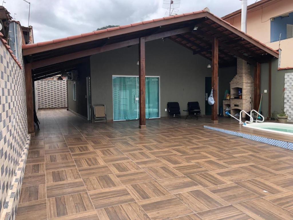  Casa no centro de Ubatuba