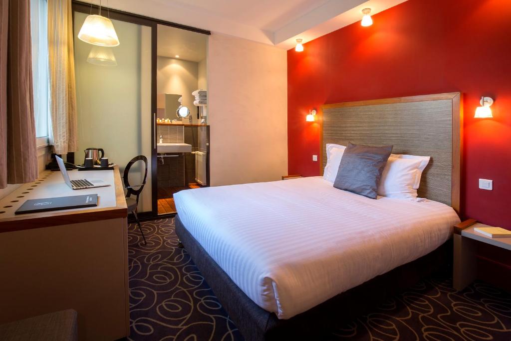 
Chambre Simple Supérieure Vue Cour Intérieure
