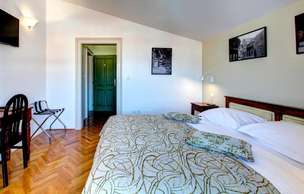 Villa Fortuna - Double Room With Balcony