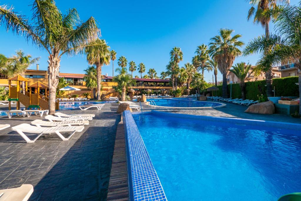 Vacanceselect Mobil Homes - Camping Enmar, Pineda de Mar ...