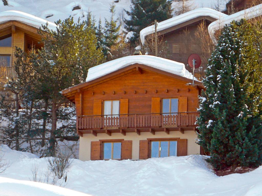 Chalet Mungg by Interhome durante el invierno