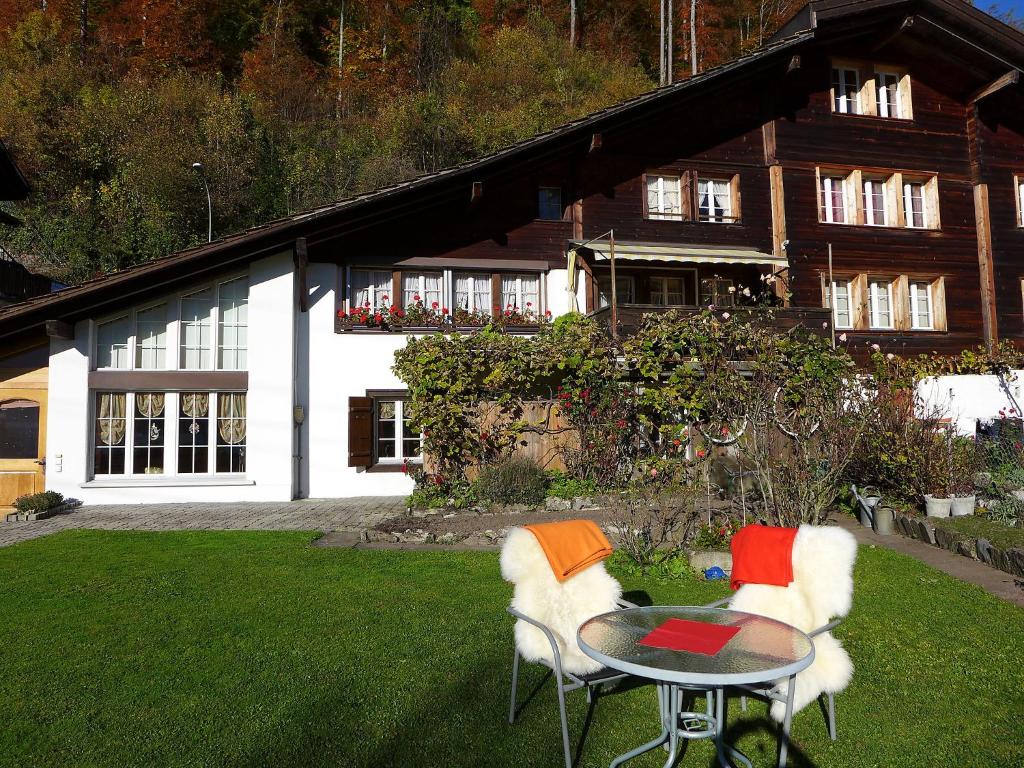 Zahrada ubytování Apartment Am Brienzersee by Interhome