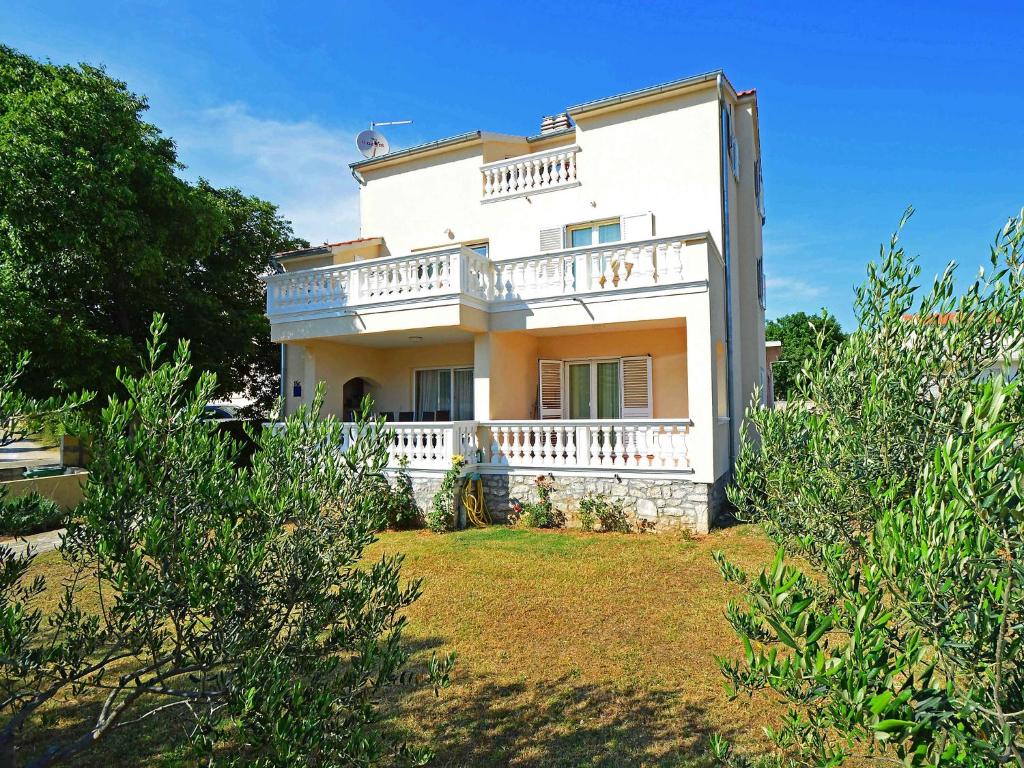 Vonkajšia záhrada v ubytovaní Apartment Cvita-2 by Interhome