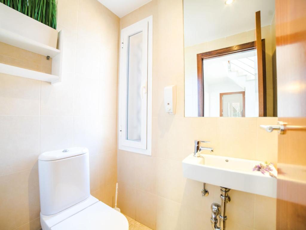 Koupelna v ubytování Holiday Home Les Savines by Interhome