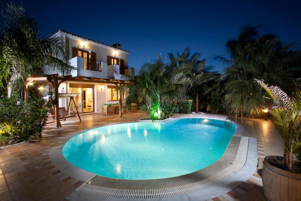 Bazén v ubytování Pandora Villas nebo v jeho okolí
