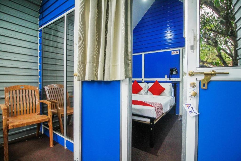 Postel nebo postele na pokoji v ubytování Airport A4 Transit Hub - Eco Chalets