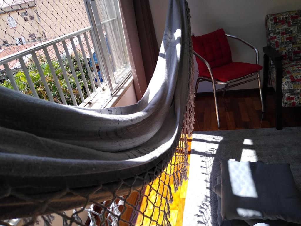  Ensolarado ao lado do shopping com garagem e Wifi