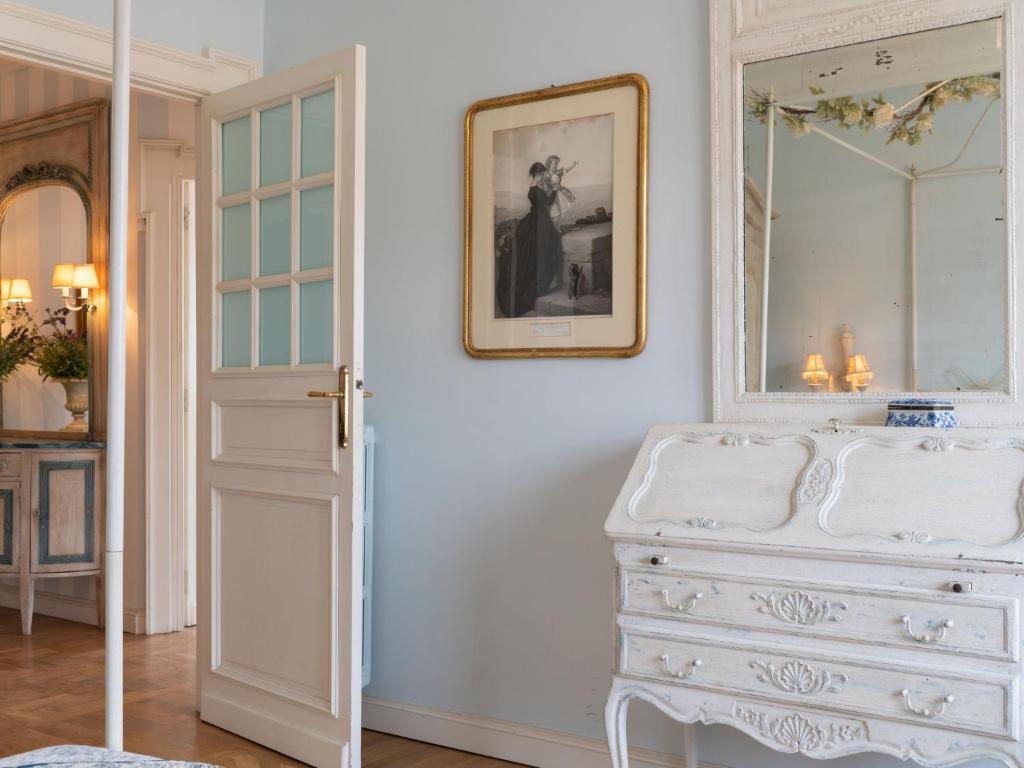 Posteľ alebo postele v izbe v ubytovaní Apartment Pieds dans l'eau 2 by Interhome