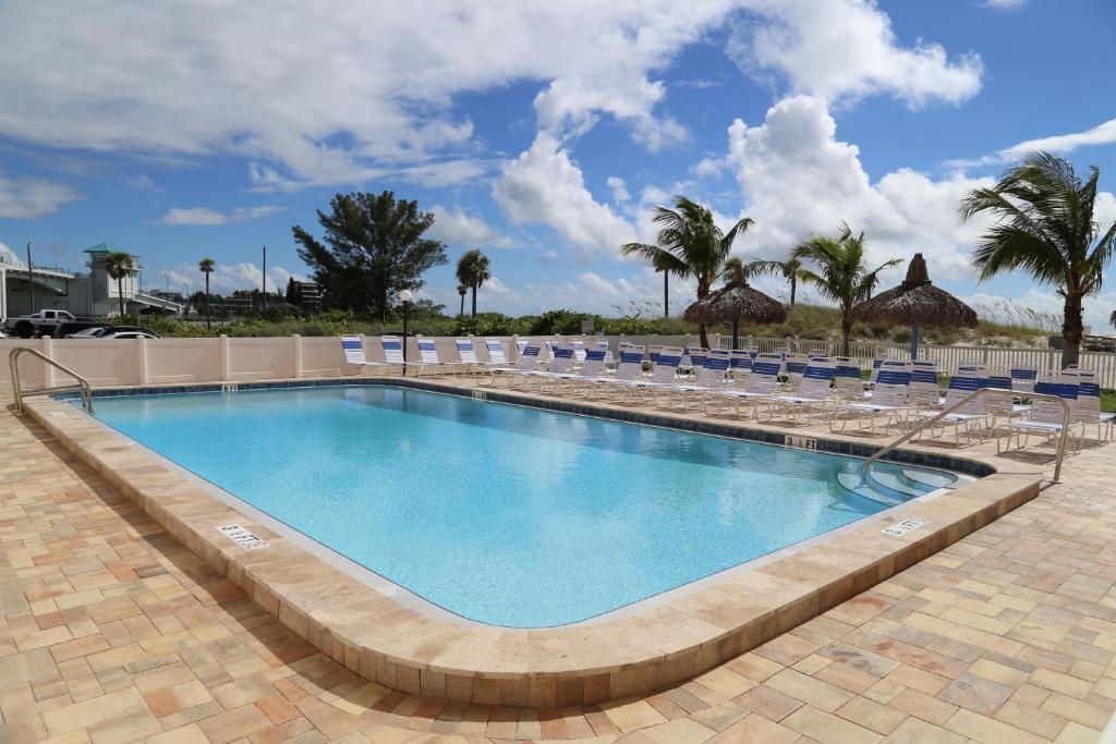 Πισίνα στο ή κοντά στο 101 Beach Place Condos