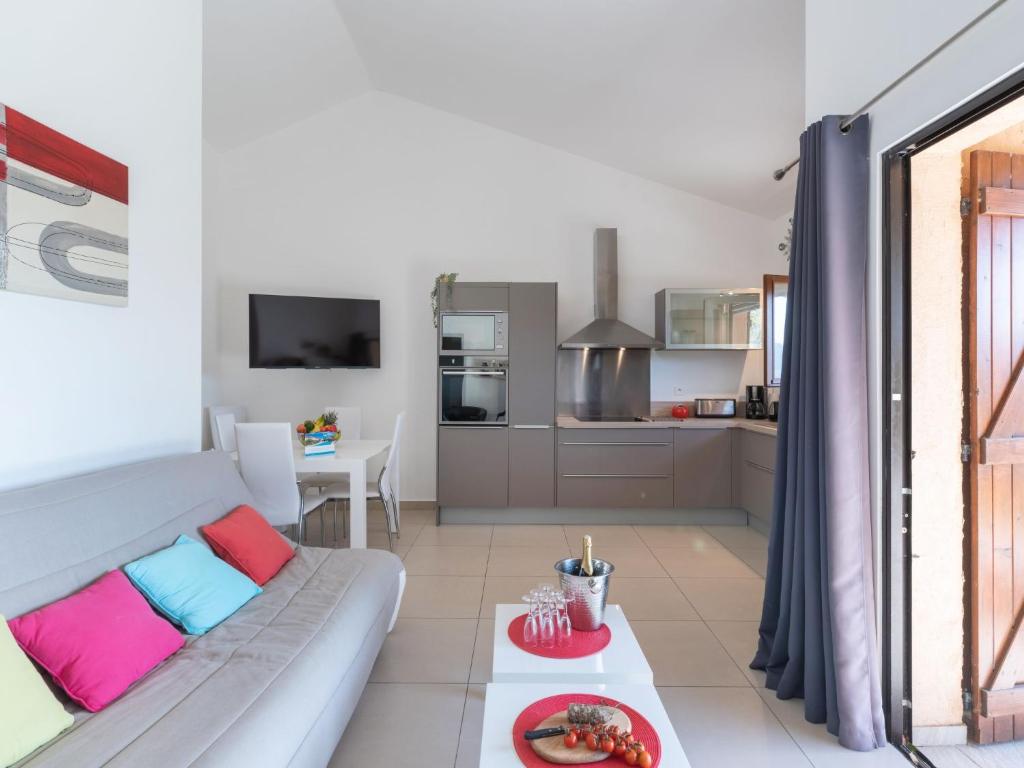 Holiday Home Santa Giulia Palace , Porto-Vecchio, France . Réservez votre  hôtel dès maintenant ! - Booking.com