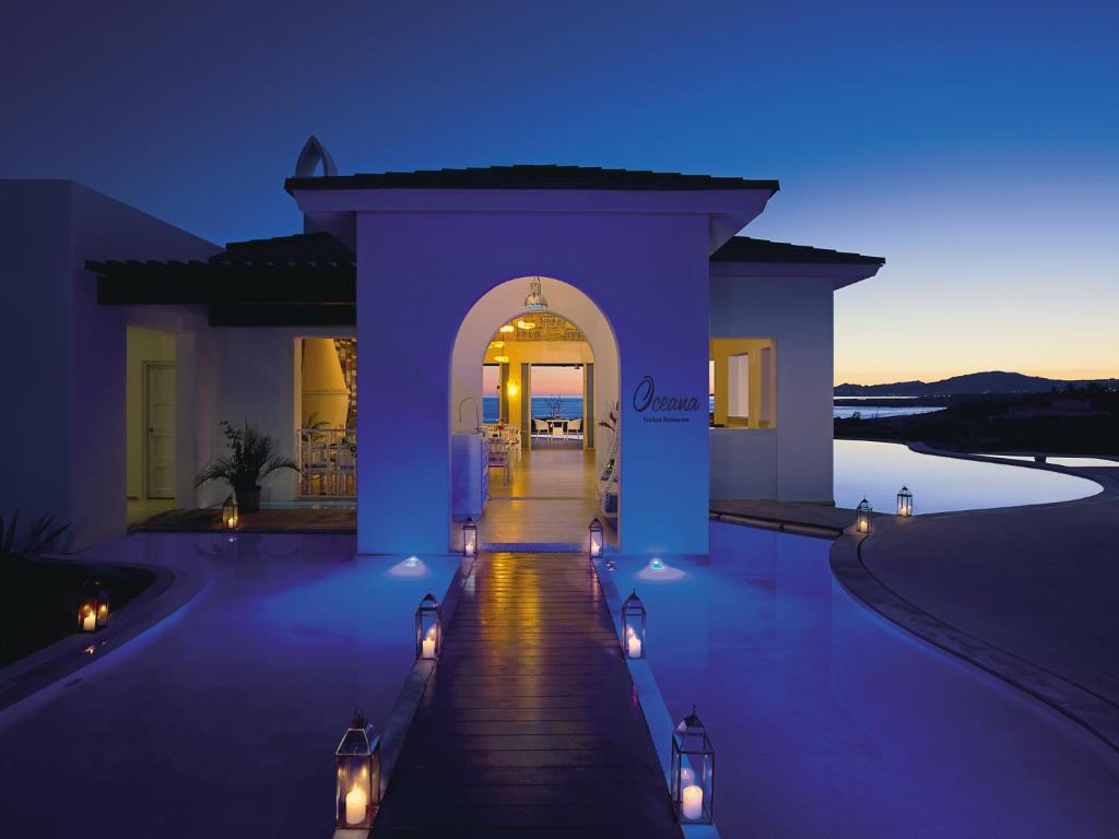 Bazén v ubytování Secrets Puerto Los Cabos Golf & Spa18+ nebo v jeho okolí