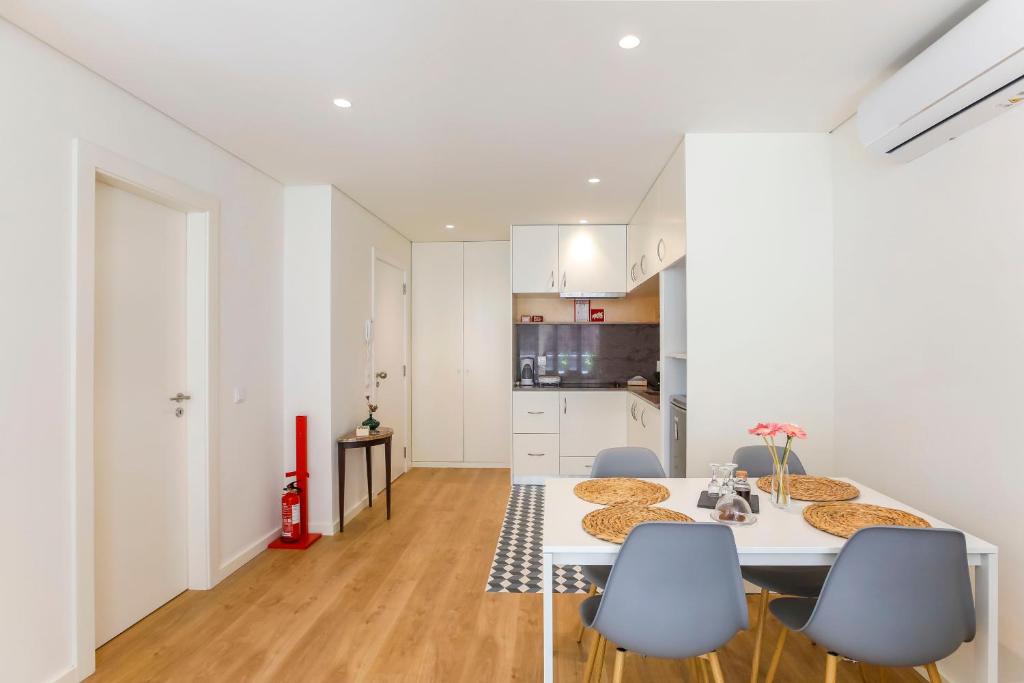 Oliveira Apartment`s - 10