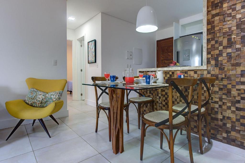  Apartamento Frente Mar Decorado e Completo no WaiWai por Carpediem