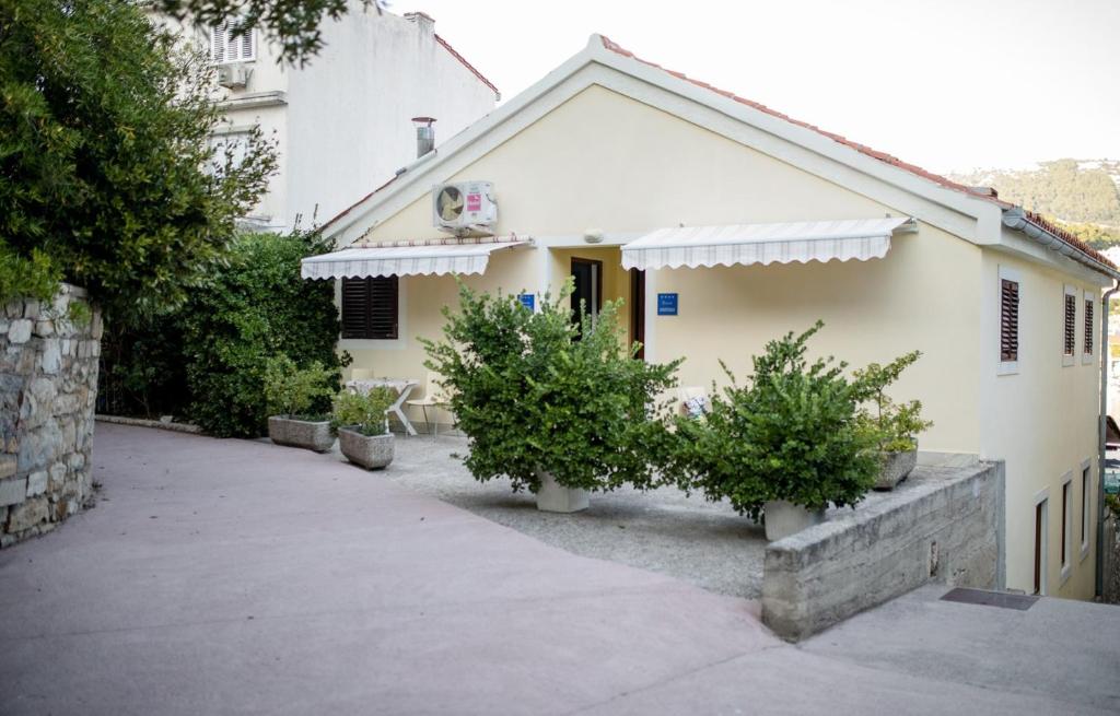 Budova, v ktorej sa apartmán nachádza