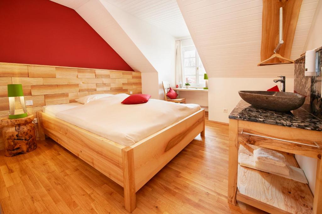 LindenGut Bio Hotel & Bio Herberge - Double Room With Private External Bathroom