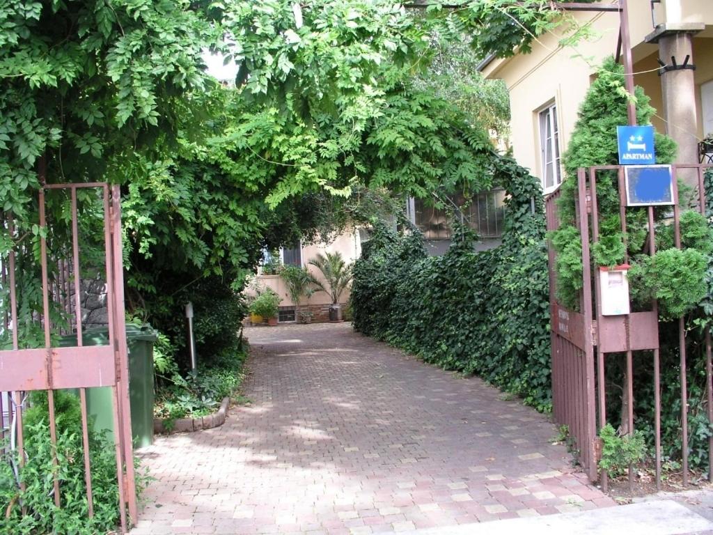Zahrada ubytování Apartment in Zagreb with Terrace, Air condition, WIFI, Washing machine (3798-1)