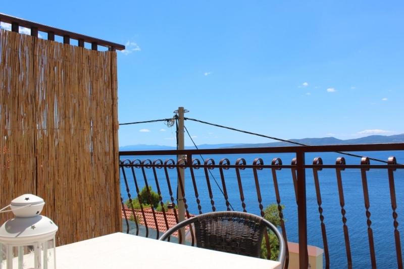 Fotografia z galérie ubytovania Apartment in Pisak with sea view, terrace, air conditioning, WiFi (3817-4) v Pisaku