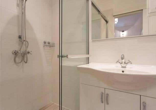 Kúpeľňa v ubytovaní Studio apartment in Icici with Air condition, WIFI (4674-2)