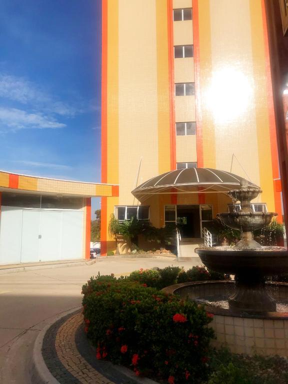  Robusti Plazza Hotel