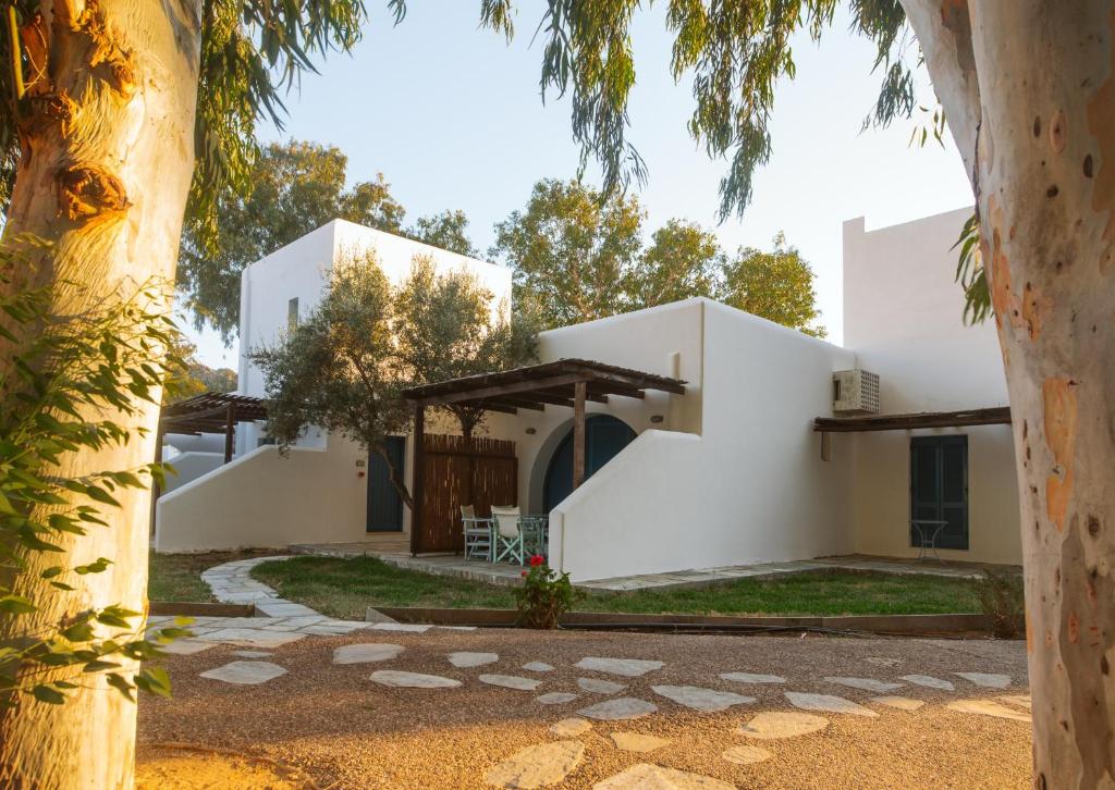 Far Out Village Hotel - 19