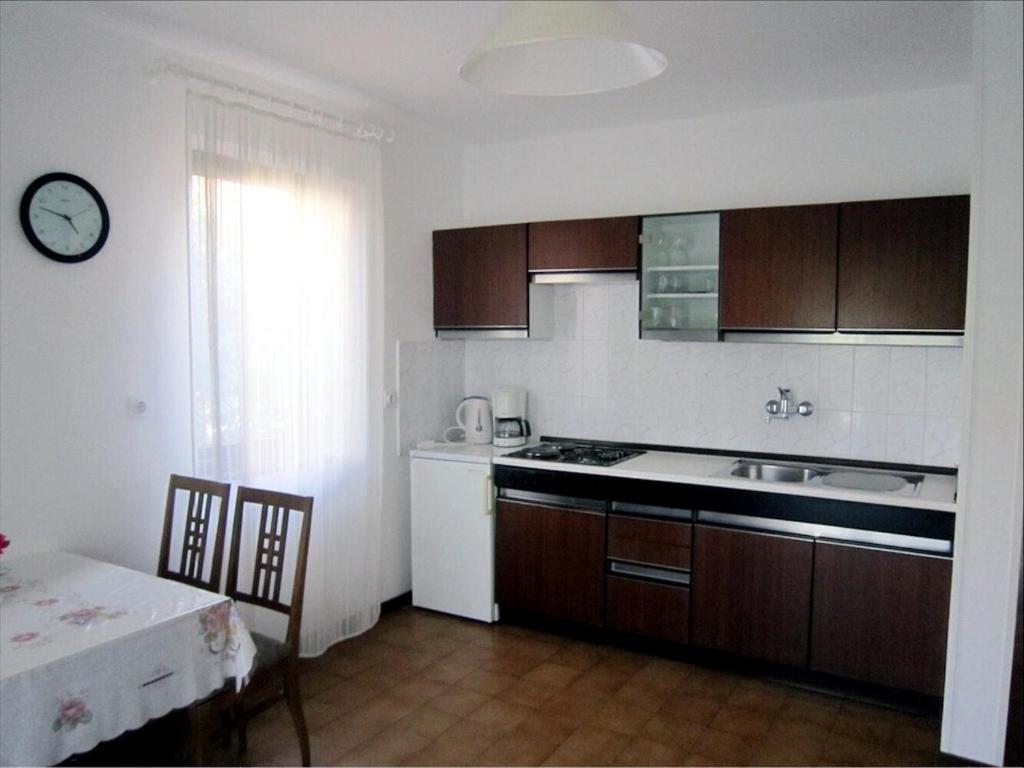 Zdjęcie z galerii obiektu Apartment in Novigrad with Balcony, Air conditioning (4833-1) w mieście Novigrad