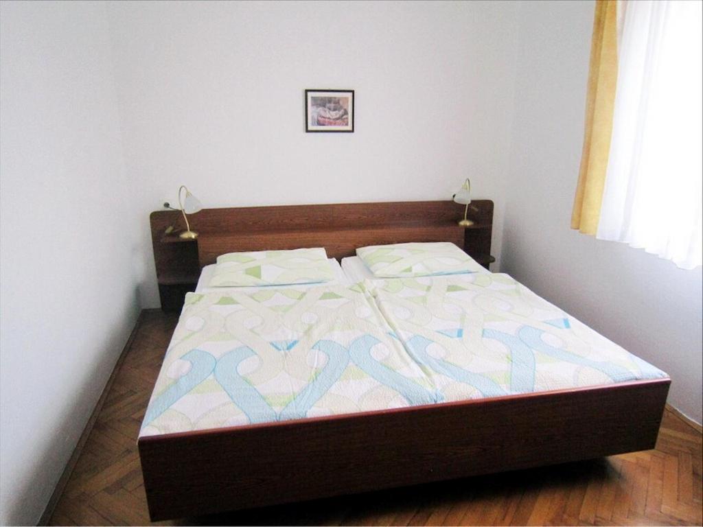 Zdjęcie z galerii obiektu Apartment in Novigrad with Balcony, Air conditioning (4833-1) w mieście Novigrad