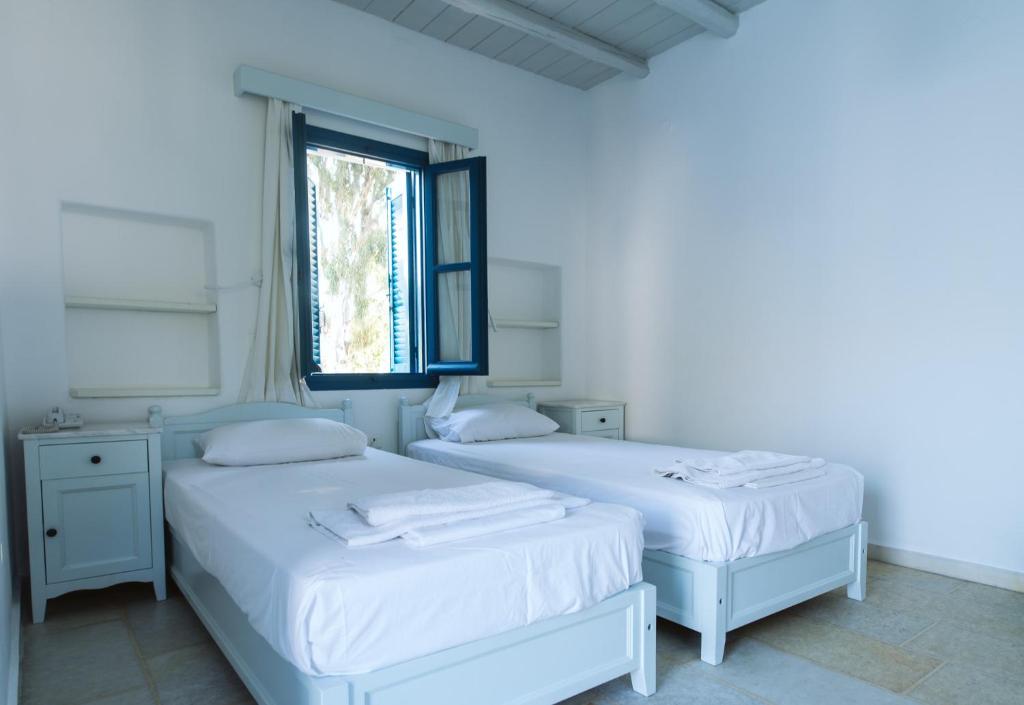 Far Out Village Hotel - 6