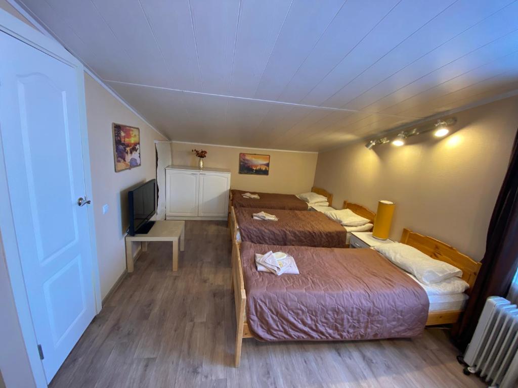 Hotel Aleon - Chambre Quadruple Avec Salle De Bain Privée