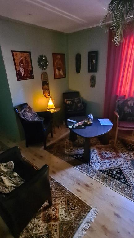 Posezení v ubytování Skogsbrynet B&B, Bredsjö Nya Herrgård