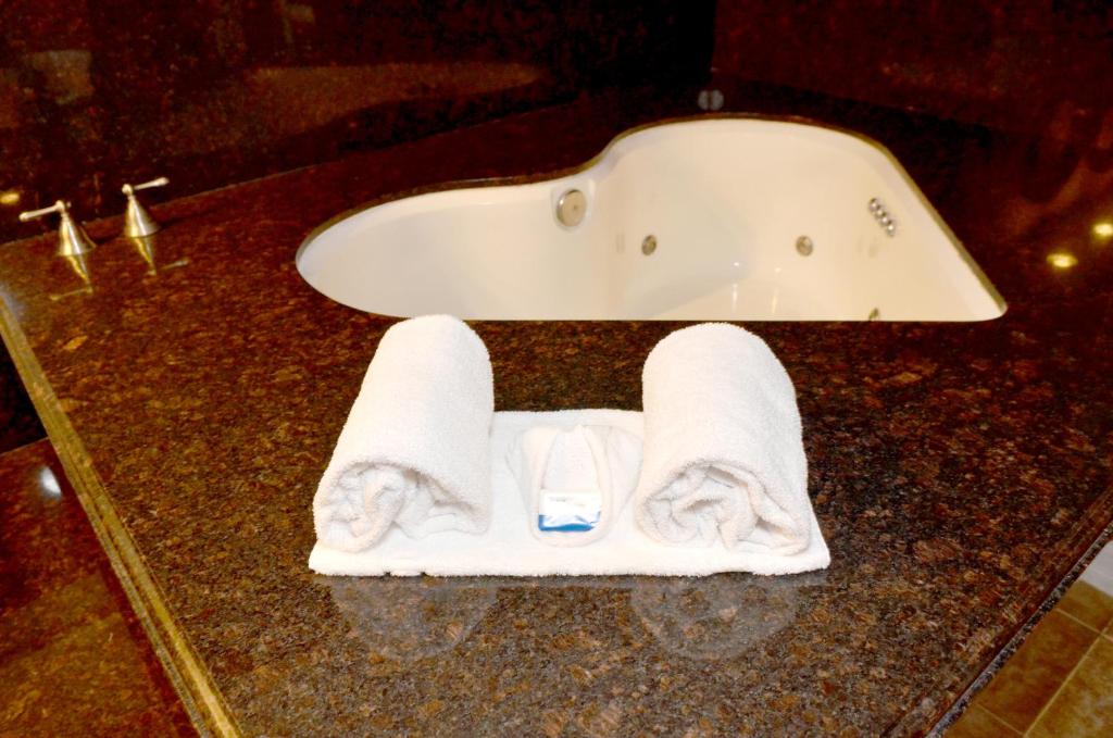 Dynasty Suites Hotel - 