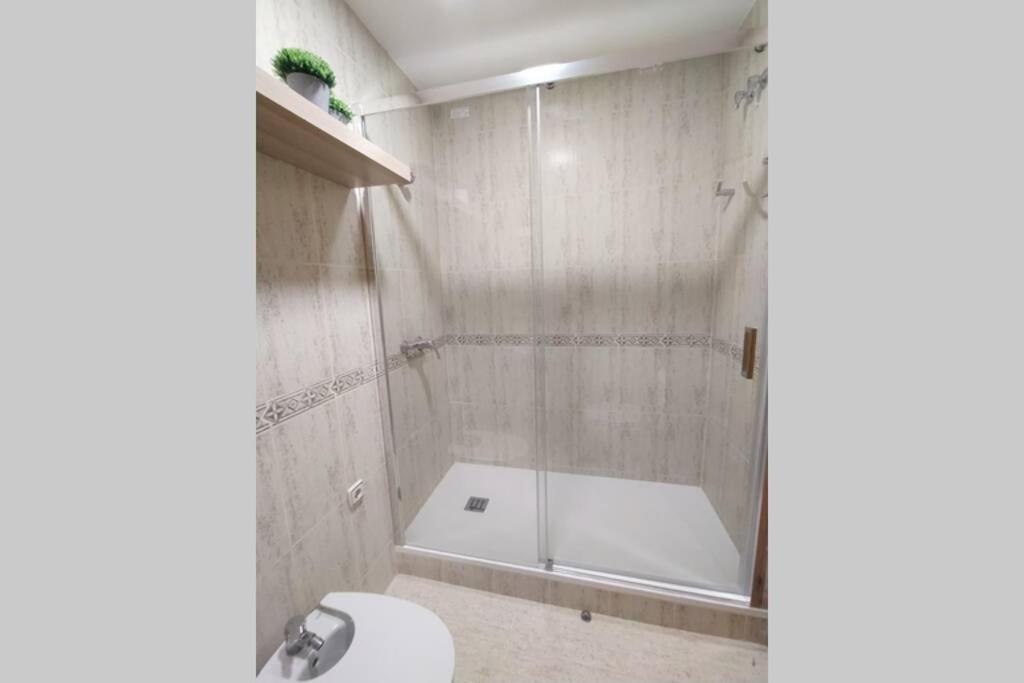 Kúpeľňa v ubytovaní Amplio y céntrico apartamento junto al mar