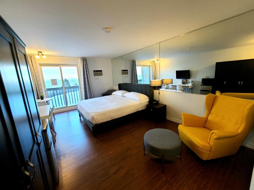 Horizon 777 - King Suite With Balcony