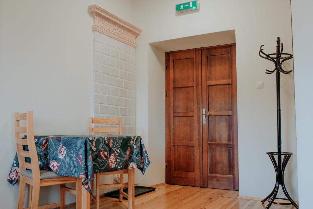 Zamkowa, Pokoje Gościnne - 12