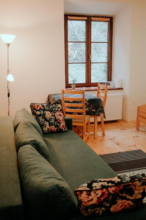 Zamkowa, Pokoje Gościnne - 6