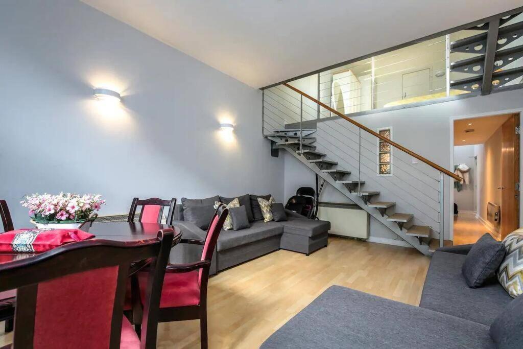 Stunning Mezzanine Apartment In The Heart Of Liverpool