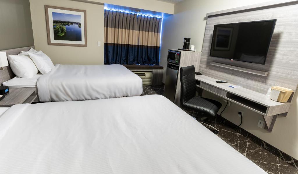 Microtel Inn & Suites by Wyndham Lloydminster - Queen Room Met Twee Queensize Bedden - Niet -roken