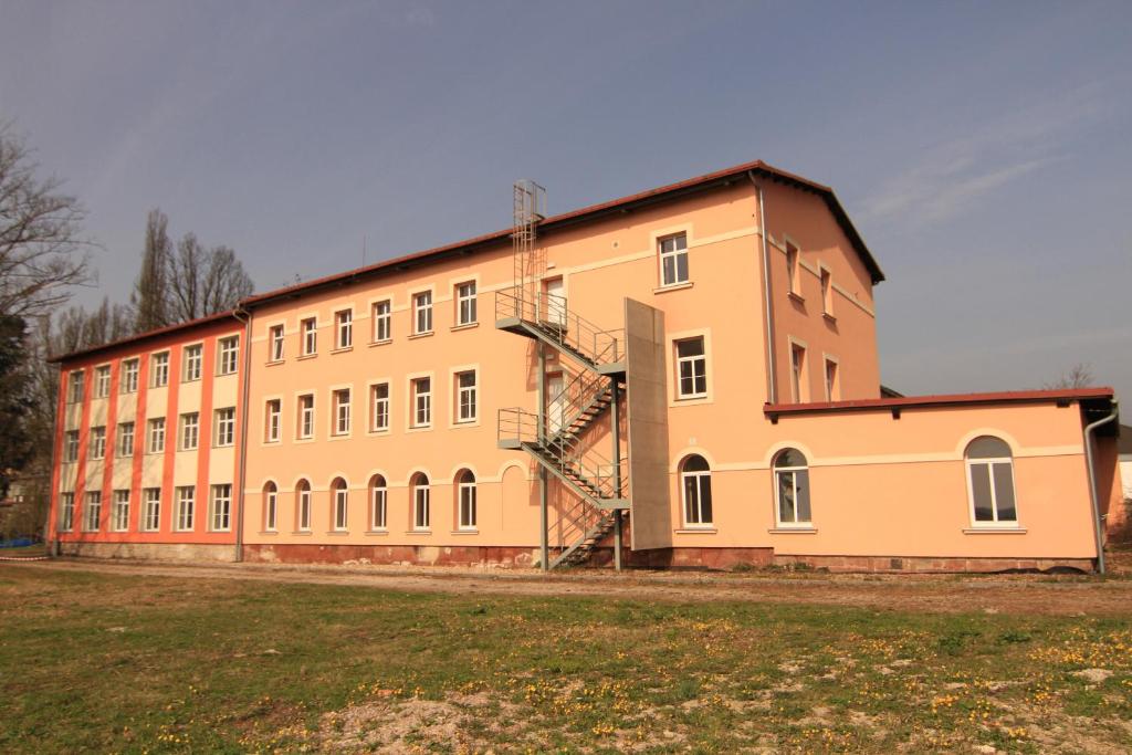 Το κτήριο όπου στεγάζεται  το hostel