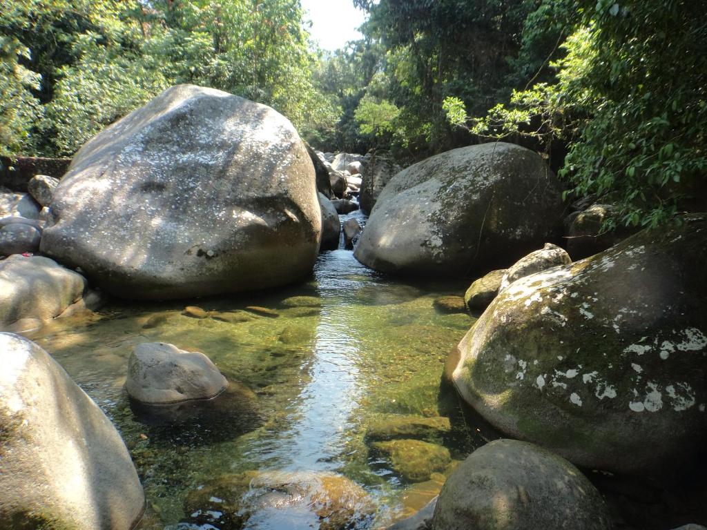  Casa Rústica Cinematográfica na Cachoeira