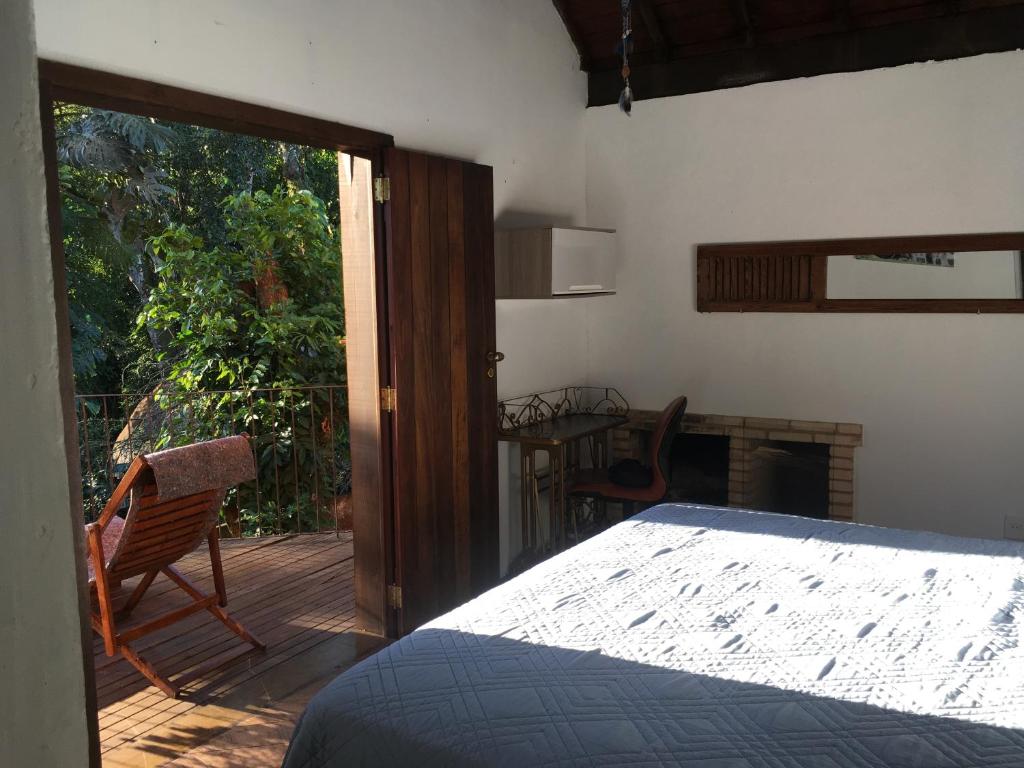  Casa Rústica Cinematográfica na Cachoeira