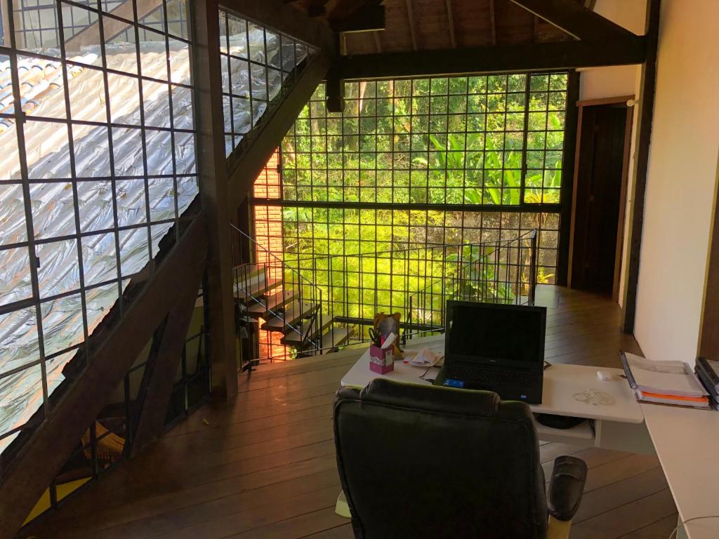  Casa Rústica Cinematográfica na Cachoeira