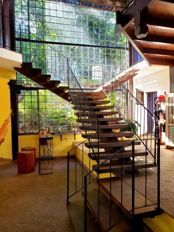  Casa Rústica Cinematográfica na Cachoeira