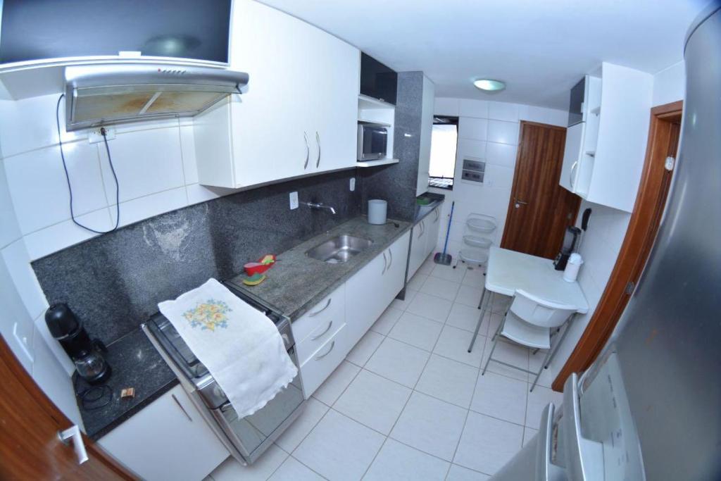  Apartamento 04 quartos sendo 01 dependência